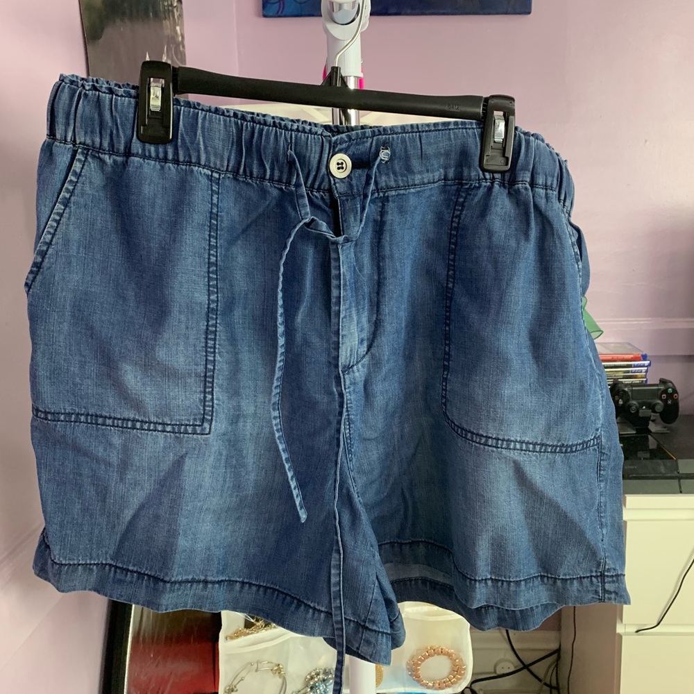 ELASTIC WAIST DENIM SHORTS SZ 1X BY FOREVER 21+